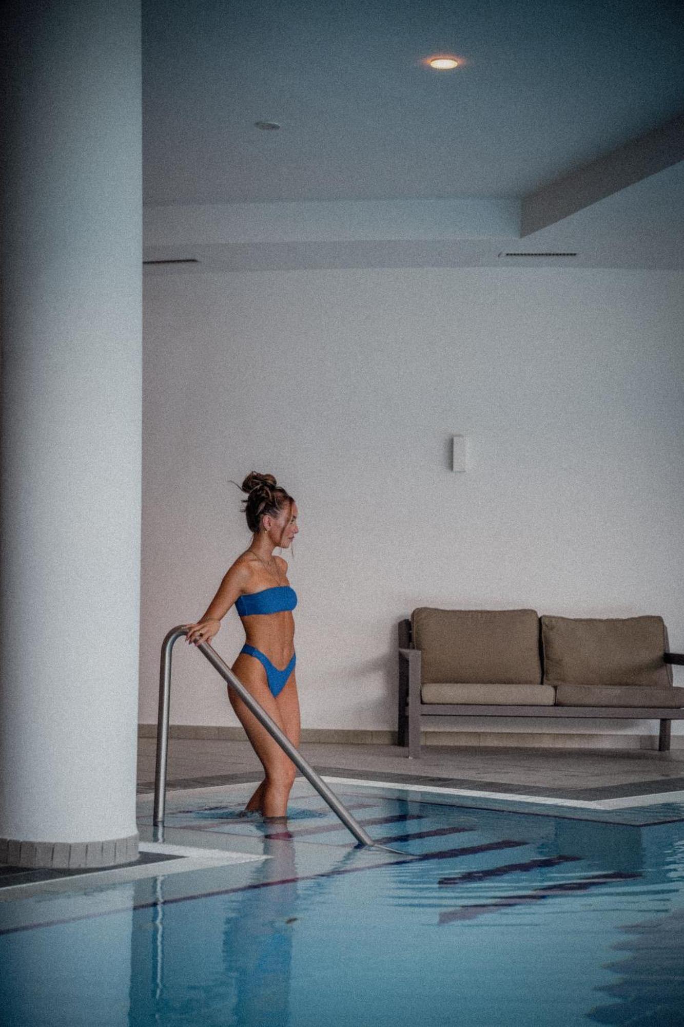 Anett Hotel Випитено Экстерьер фото